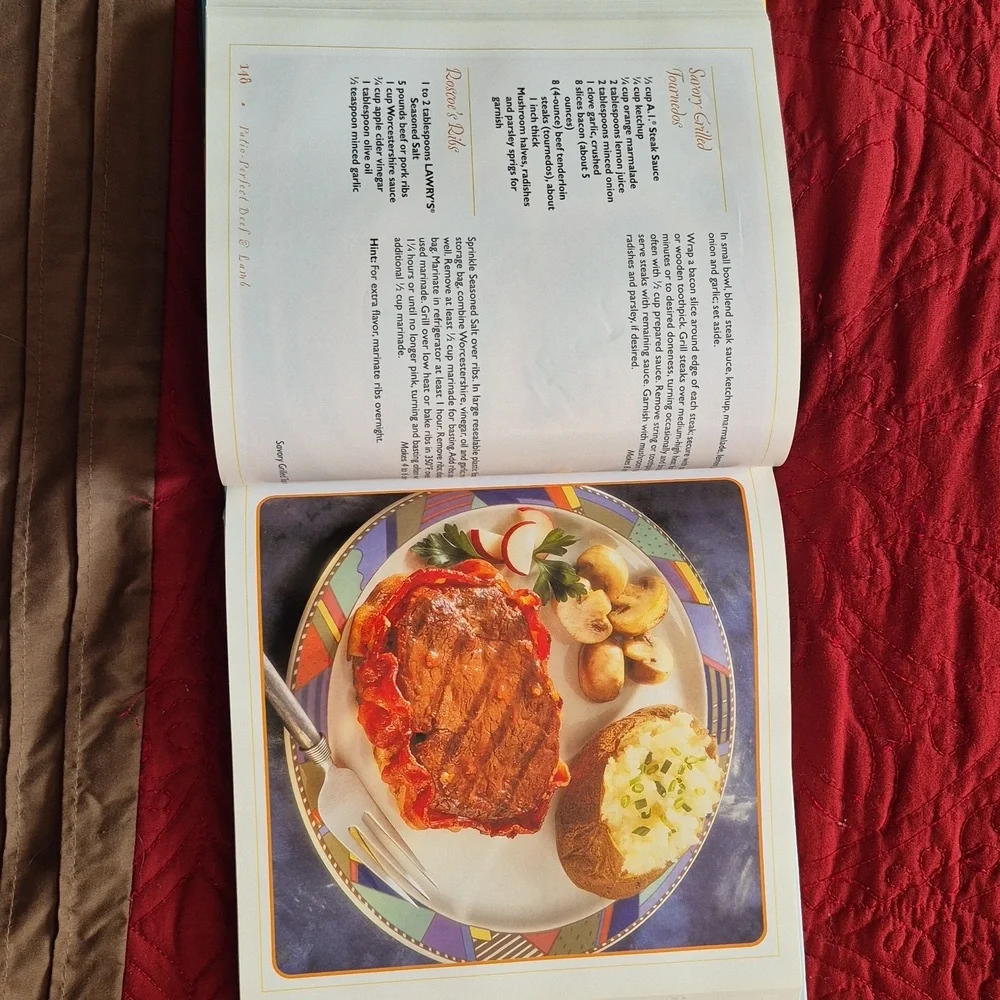 Grilling Cookbook, Hardback